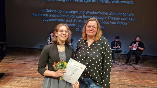 Meggy Hinze mit der Sponsorin Heike Buchholz, Rechtsanwaltskanzlei Stasche & Buchholz