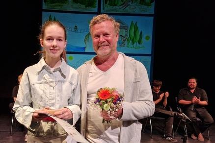 Sara Damwerth mit Thomas Bartel für die wobra (Wohnungsbaugesellschaft der Stadt Brandenburg an der Havel mbH)