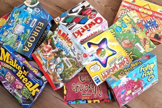 Eine Ansammlung von Brettspielen