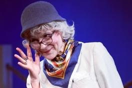 Anke Siefken in der Verkleidung der Renate Bergmann