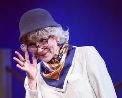 Anke Siefken in der Verkleidung der Renate Bergmann