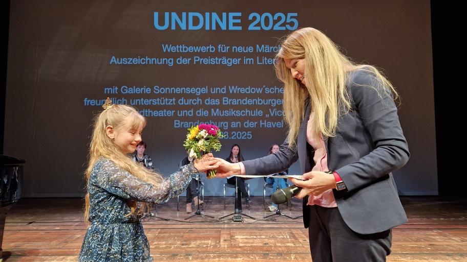 Sophie Meyer mit der Sponsorin Katarzyna Lettau